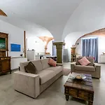 Casa Ipogea Elegant Apartment, *