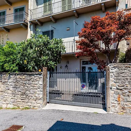 Casa Ipogea Elegant Apartment, * Бергамо